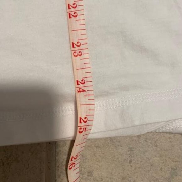 Harry Potter Studios London Gryffindor Long Sleeve Tshirt Kids XL Womens S NWOT - Picture 9 of 9